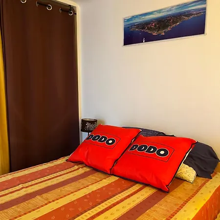 Proche Du Centre Et Festivites D Ete Apartamento *
